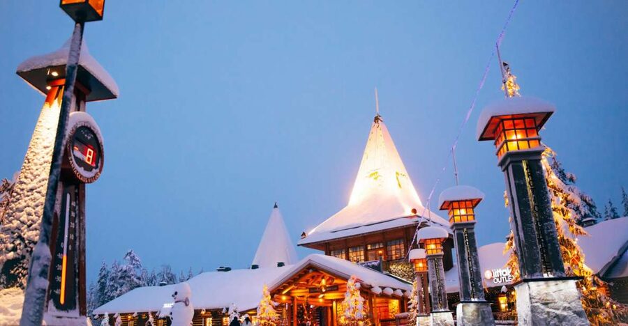 Rovaniemi: Santa’s Village & Snowmobiling to Reindeer Farm - Lunch, hot drinks, and staying comfortable when it is cold