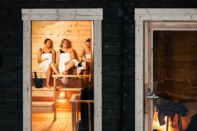 Rovaniemi Sauna World with a Hot Tub, Jacuzzi and Cold Pool - A forest sauna lineup: Traditional, Savu, Maisema, Terva, Kesä, Tynnyri