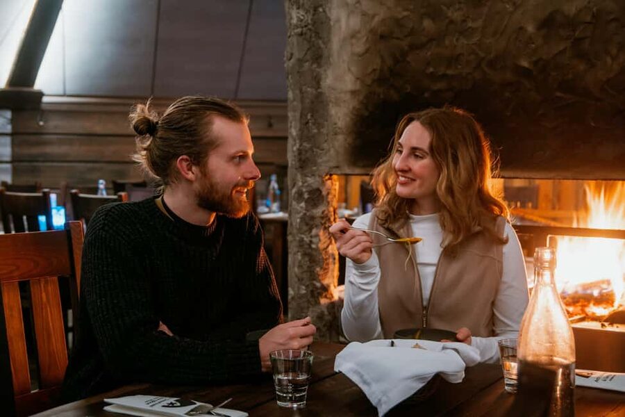 Rovaniemi: Snow Hotel Tour and Ice Restaurant Dinner - FAQ