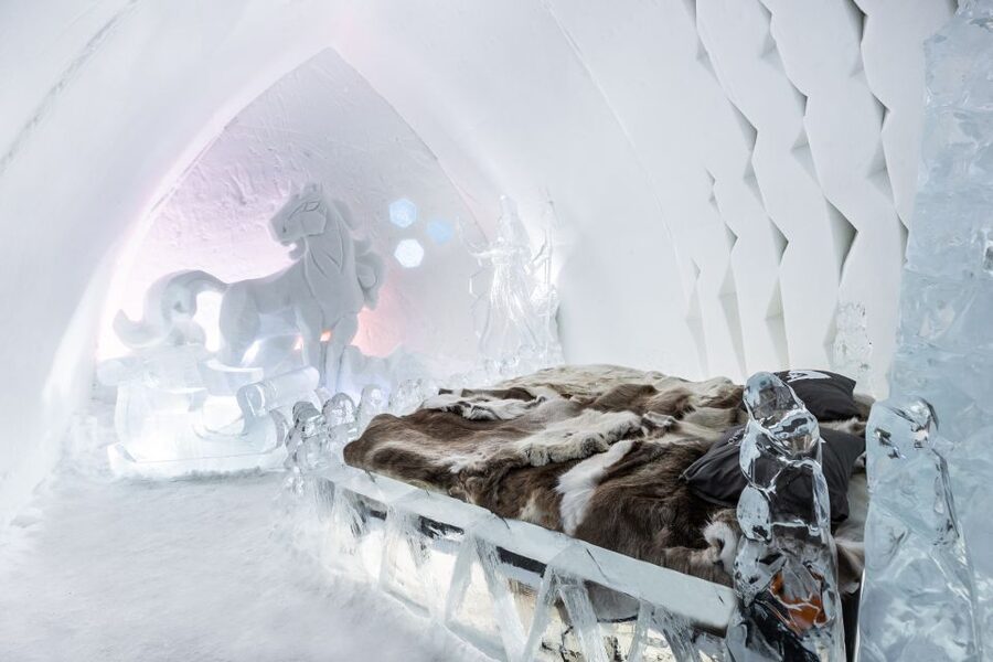 Rovaniemi: Snow Hotel Tour with Food by the Fire - Touring the Arctic SnowHotel Suites, Ice Sculptures, and the Build Story