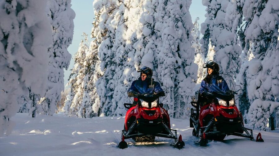 Rovaniemi: Snowmobile Adventure Tour for Adults Only - Break time snacks and why they feel like a small win
