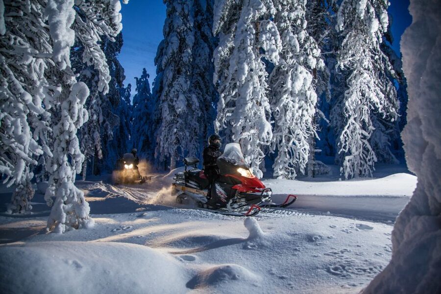 Rovaniemi: Snowmobile Safari & Campfire Evening Escape - Two Snowmobile Ride Sessions, Plus a Warm Reset in Between
