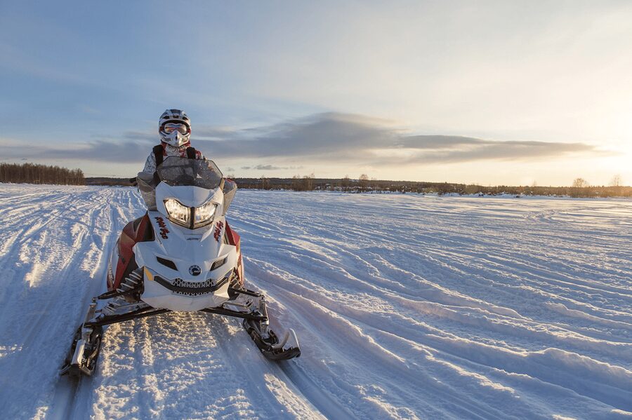 Rovaniemi: Snowmobile Sprint Safari - Getting Kitted Up in Real Lapland Winter Gear