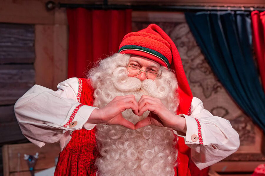 Rovaniemi: Tour to Santa Claus Village with Hotel pick up - Santa’s Post Office: Send Real Messages From the Source