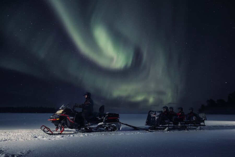 Ruka: Starlight sledging to search for Northern Lights - Ruka at night: what starlight sledging really feels like