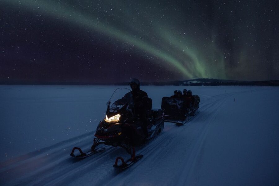 Ruka: Starlight sledging to search for Northern Lights - What to bring (and what not to overthink)