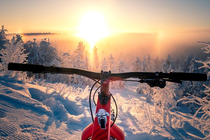 Scenic electric fat bike group ride in Rovaniemi - City-Center Meet-Up at Hostel Café Koti