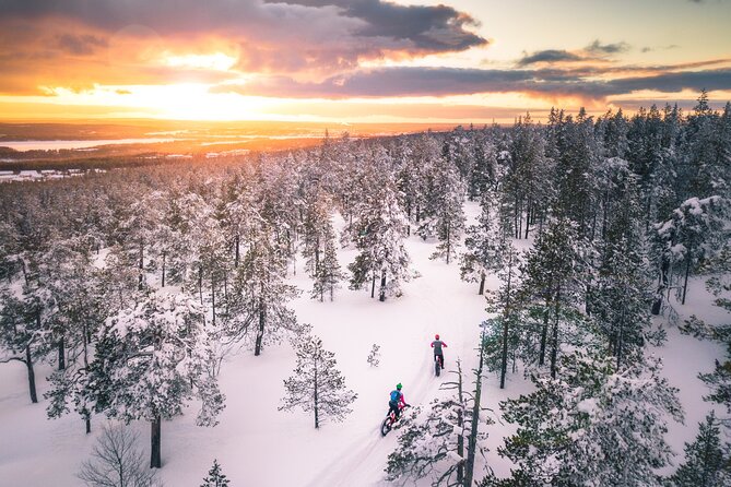 Scenic electric fat bike group ride in Rovaniemi - Tottorakka Lift Station for River Valley Views