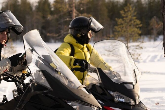 Snowmobile Tours in Rovaniemi Lapland - Guides in English and Spanish, plus the human touch