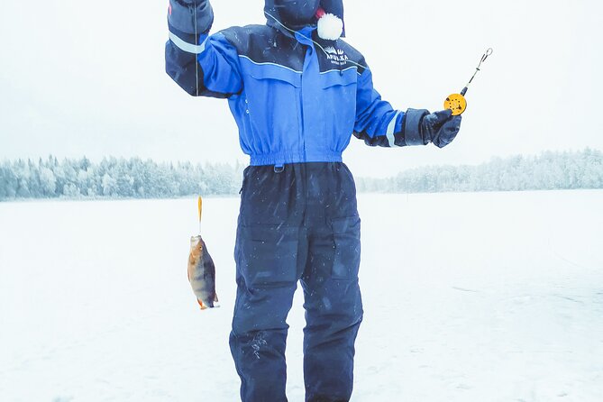 Snowmobiling and ice fishing in Apukka Resort, Rovaniemi - Pickup, Small Groups, and How Logistics Affect Your Mood