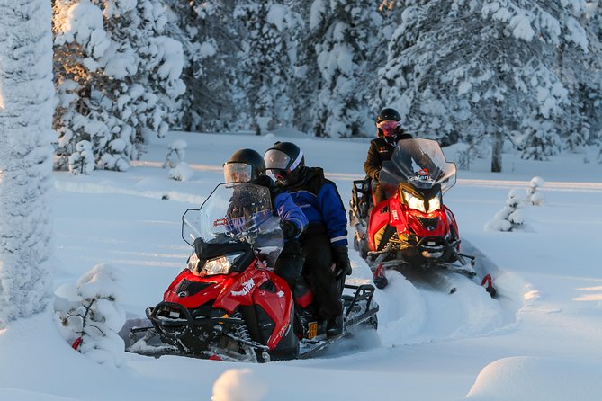 Snowmobiling Quick Spin - 2 h snowmobile experience in Rovaniemi - The Two-Seater Ride Setup: Who Drives and How It Works