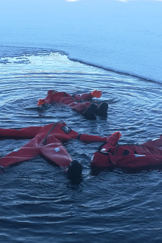 Ylläs: Lake Ylläsjärvi Ice-Floating Experience - Who should book, and who should skip this ice floating