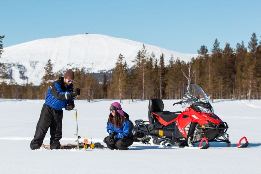 Ylläs: Snowmobile Adventure with Ice Fishing - The Snowmobile Safari: 35 to 40 km of Winter Riding